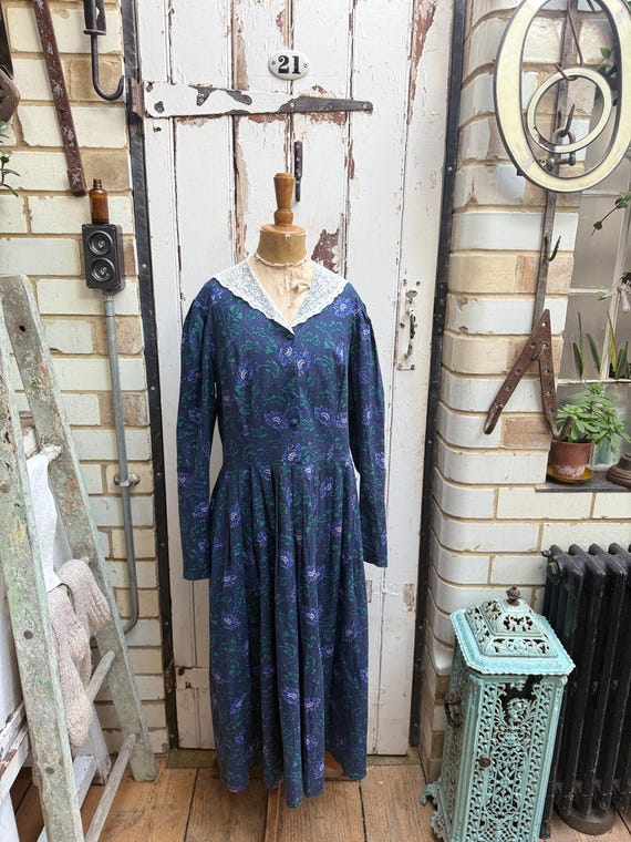 Vintage Laura Ashley Blue Floral Cotton Dress With Lace Collar Size UK 14 -  Etsy New Zealand