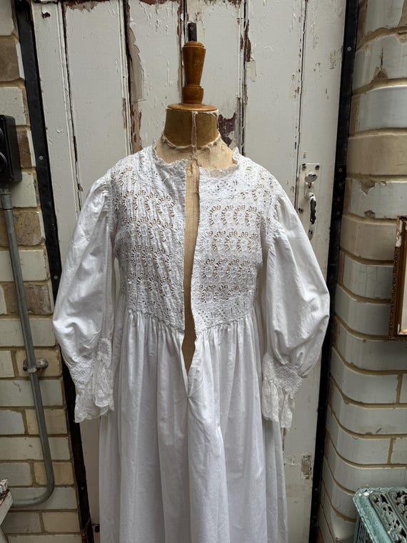 【アンティーク】フランス ナイトドレス ホワイト アンティークフランス製ロングホワイトコットンドレス、レーストップ
