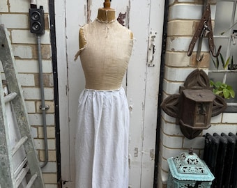 アンティークのフランス製ホワイトハンドメイドリネンエプロン
