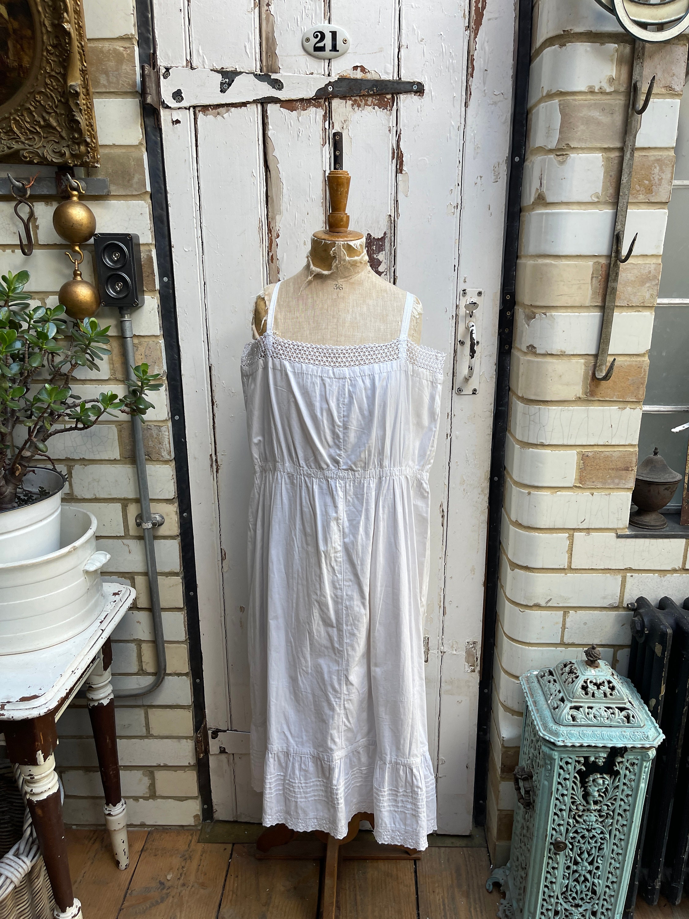ワンピース ETMON Unbalanced Lace Slip Dress, Ivory Ivory long dress in lace – Rabanne