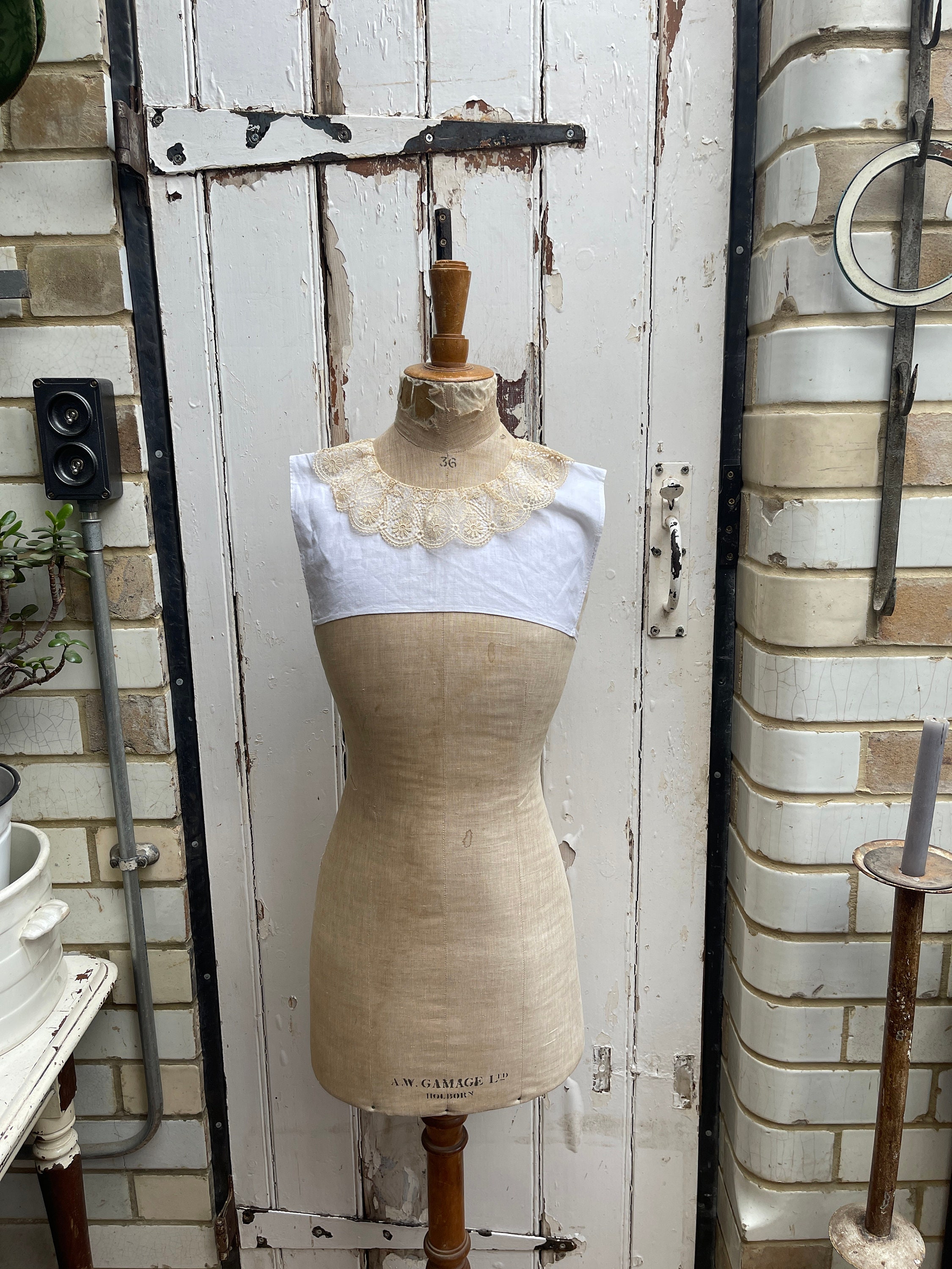 Antique handmade white cotton collar with cream lace detail one size