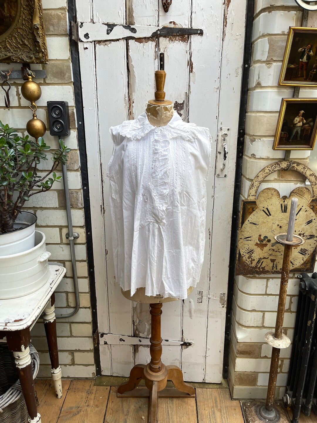 VTG De Label Women's France White Cotton Button-Down Shirt Large