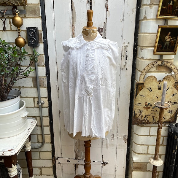 Antique French white cotton blouse with large collar and pintuck detail size M