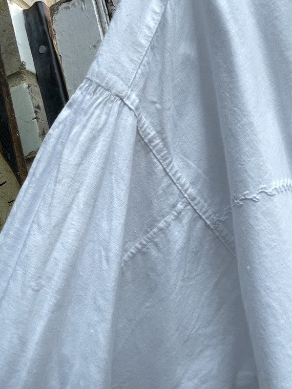 Antique long white cotton dress nightdress with c… - image 9