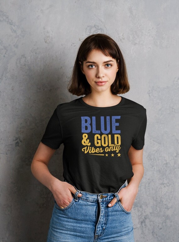 アイドル GOD ONLY KNOWS COLLEGE LOGO T-SHIRT GOD ONLY KNOWS