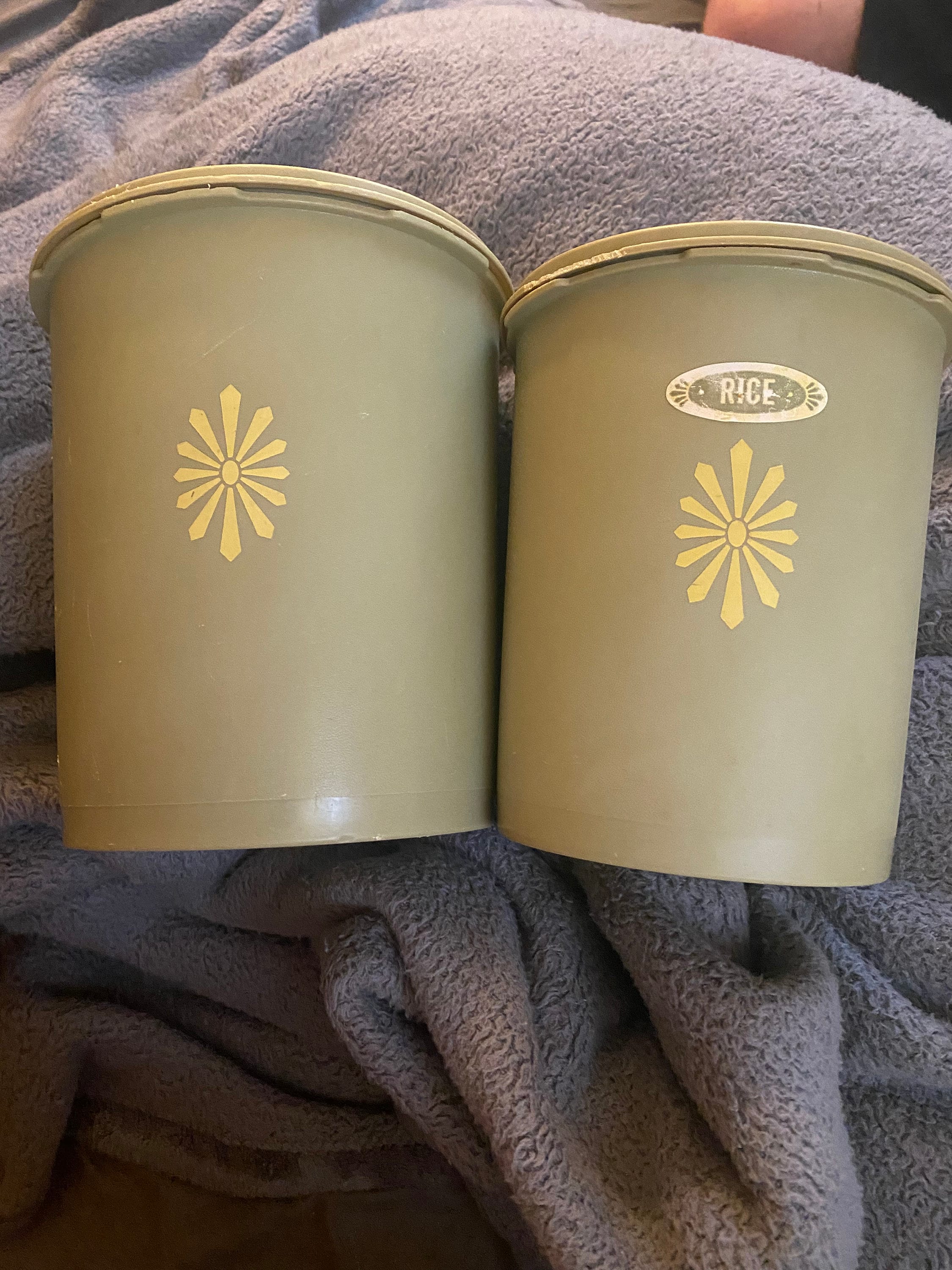 eBlueJay: VINTAGE TUPPERWARE WHITE CANISTER SET OF 3 WITH ROSE HOT
