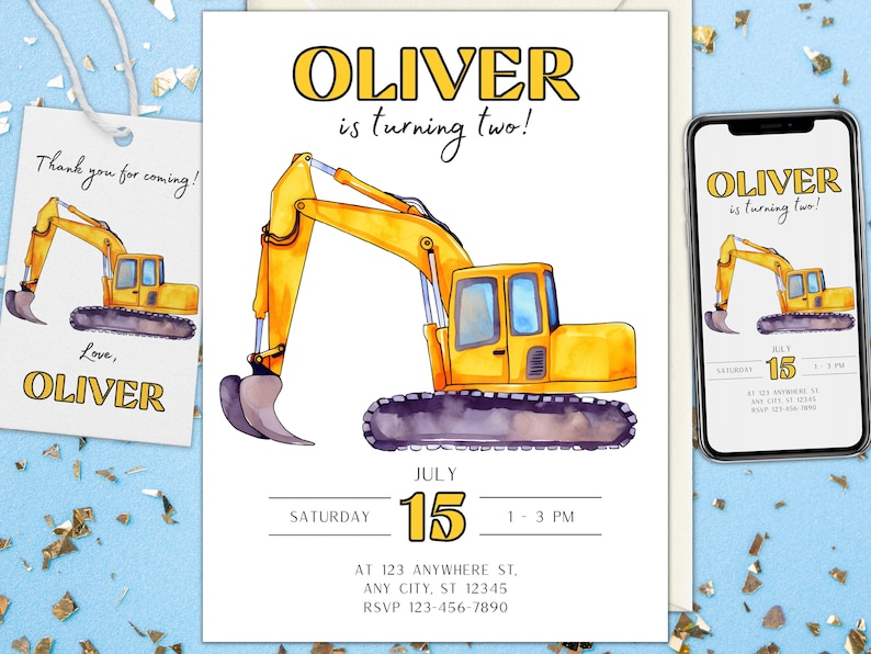 K&ouml;nnte beinhalten: Eine gelbe und schwarze Baufahrzeug-Geburtstagseinladung mit dem Text "Oliver wird zwei!" und dem Datum 15. Juli. Die Einladung enth&auml;lt eine Telefonnummer f&uuml;r RSVP.