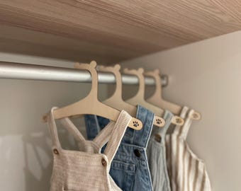 Nursery Wooden Animal Hangers with Paw Prints | Baby Clothes Hangers | Safari Nursery