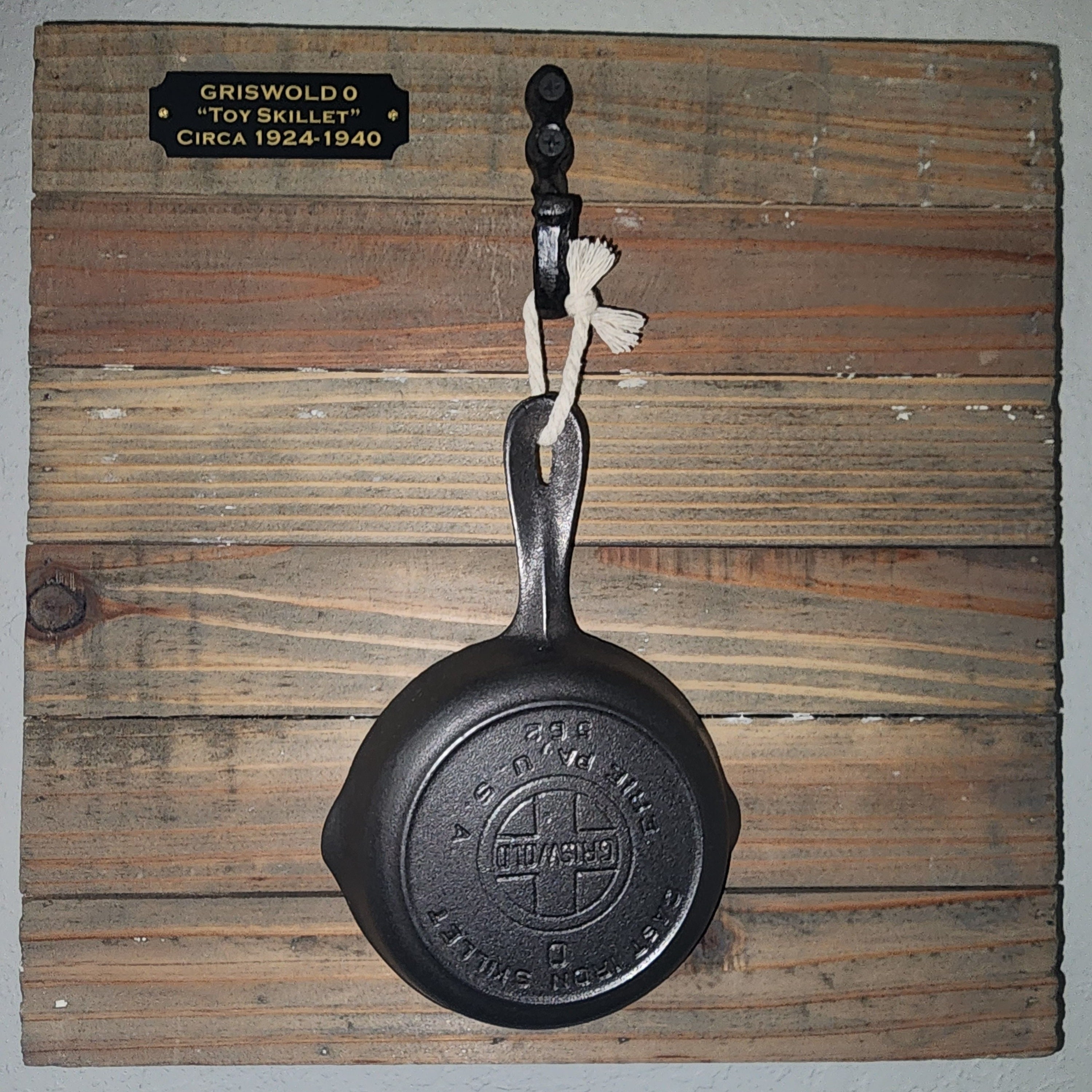 Griswold Cast Iron Skillet Collection c. 1924-1940 sold at auction