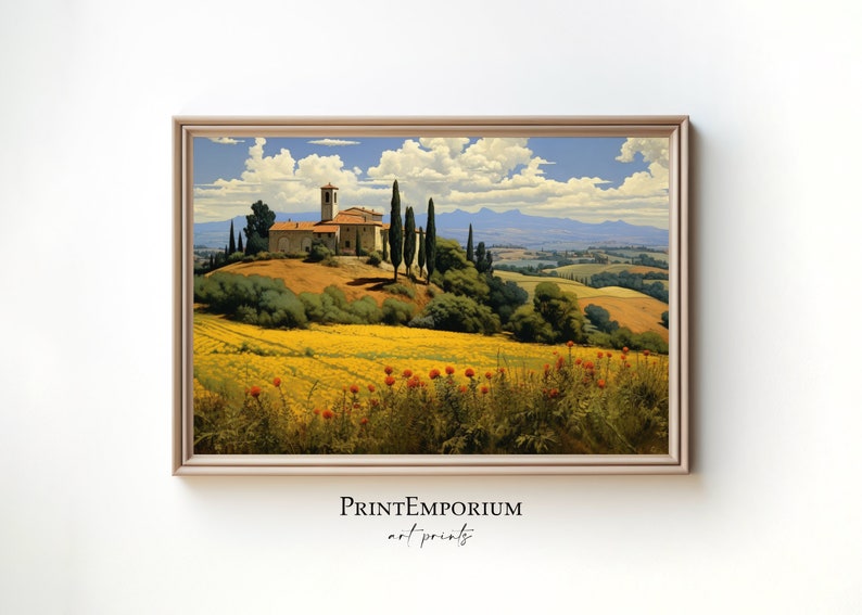 K&ouml;nnte beinhalten: Ein Gem&auml;lde einer toskanischen Landschaft mit einem Steinhaus auf einem H&uuml;gel, umgeben von Zypressen und gelben Wildblumen. Der Himmel ist blau mit wei&szlig;en Wolken und in der Ferne sind Berge zu sehen.