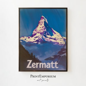Puede incluir: Un p&oacute;ster de estilo vintage con una imagen colorida del Matterhorn, monta&ntilde;a de Zermatt, Suiza. El p&oacute;ster tiene un fondo azul con un pico de monta&ntilde;a blanco y morado. El texto "Zermatt" est&aacute; impreso en blanco en la parte inferior del p&oacute;ster.