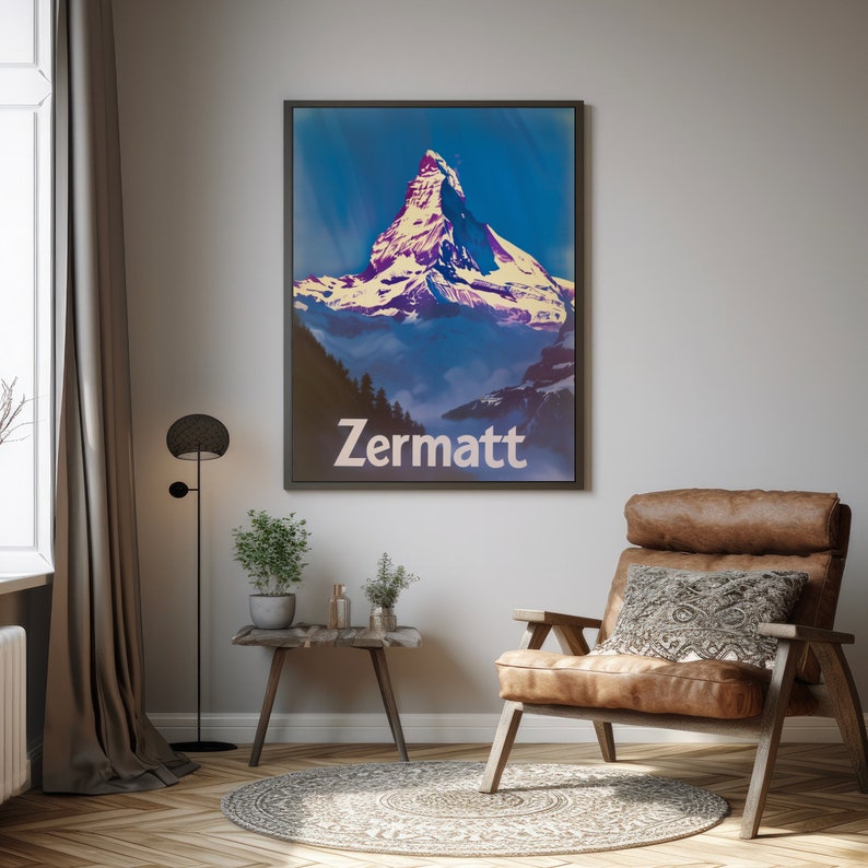 Puede incluir: Un cartel de viaje vintage con un pico de monta&ntilde;a con cielo azul y nubes. El texto "Zermatt" est&aacute; impreso en blanco en la parte inferior del cartel.