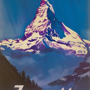 Puede incluir: Un majestuoso pico de monta&ntilde;a cubierto de nieve se eleva contra un cielo azul con nubes. La monta&ntilde;a est&aacute; cubierta de nieve y hielo, con un tono p&uacute;rpura en las sombras. La monta&ntilde;a est&aacute; rodeada de monta&ntilde;as m&aacute;s peque&ntilde;as y &aacute;rboles.