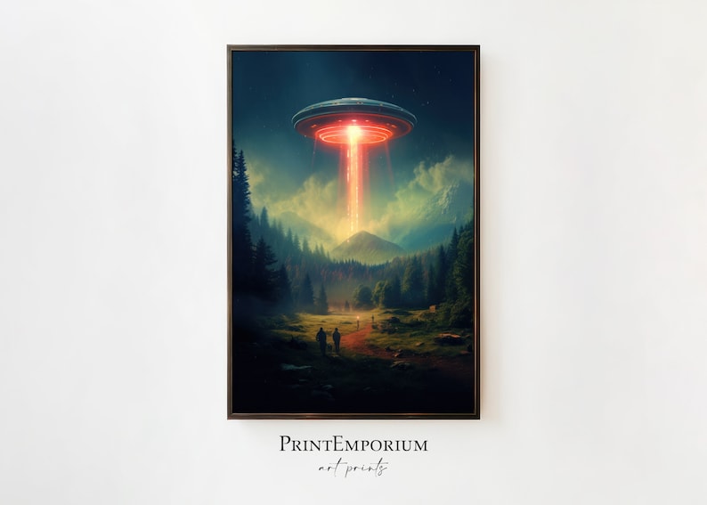 Puede incluir: Una pintura digital de un platillo volante flotando sobre un bosque con un rayo de luz que brilla hacia abajo. El platillo es rojo y brilla. Hay personas caminando en el bosque de abajo.