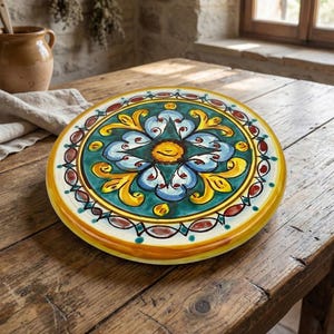 Keramikuntersetzer, handbemalt von sizilianischen Keramikern aus Santo Stefano di Camastra Gomes, Kunst 19