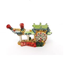 Siciliaanse kar van Siciliaans keramiek uit Caltagirone, met de hand gemaakt en versierd door keramisten uit Caltagirone art verde
