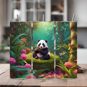 Puede incluir: Tres vasos de acero inoxidable con un diseño de un oso panda sentado en un exuberante bosque verde con flores rosas.