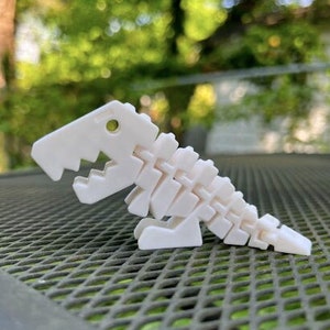 Articulated 3d Printed Dino, Small T-Rex Decor for Desk, Fidget Dinosaur Decoration, Gift for Him or Her, Perfect for Dinosaur Enthusiasts