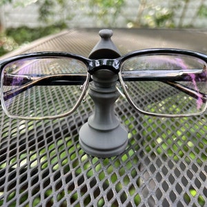 Bishop&#39;s Glasses Holder, 3d Printed Chess Piece Sunglasses Stand, Eyeglass Case Organizer, Custom Colors Available