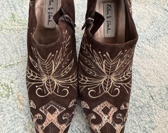 Wallace & Clark Vangie Damen-Pumps im Western-Stil, braun, mit Schlangenmuster und Stickerei, Größe 9,5W