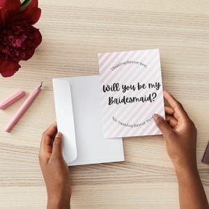 Bewerkbare roze streep bruidsmeisje voorstelkaart | Afdrukbare canvassjabloon | Direct downloaden | Roze en witte strepen | LUCY