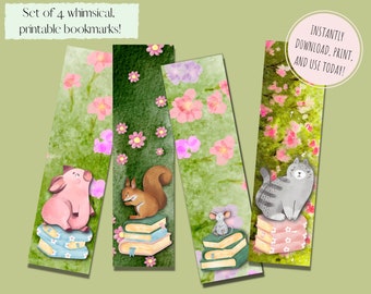 Puede incluir: Conjunto de cuatro marcapáginas imprimibles con ilustraciones de acuarela de un cerdo, una ardilla, un ratón y un gato, cada uno sentado en una pila de libros con un fondo floral.