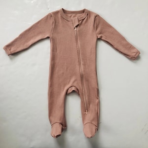 Baby body suit