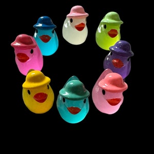 Mini GLOW 3D Resin Duck with Vacation Hat Rubber Duckie Style Cabochon DYI Hair Accessory Bracelet Cruising Ducks Jeep image 4