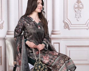 Pink Weaves Women's Green Embroidered Kurta Pant With Dupatta Set