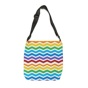 Tote Bag Chevron Rainbow: Stylish and Adjustable Premium Bag with Zip, Great for Shopping or Travel, Unique Birthday Gift