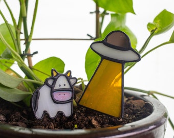 Pot plant stained glass stake friends (ufo & cow)