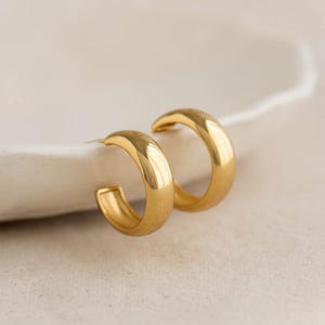 14K Vergoldete Halb Hoop Ohrringe: 925 Sterling Silber Ohrstecker