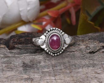 Oval Cut Ruby Gemstone Ring: 925 Sterling Silver Vintage Style Jewelry