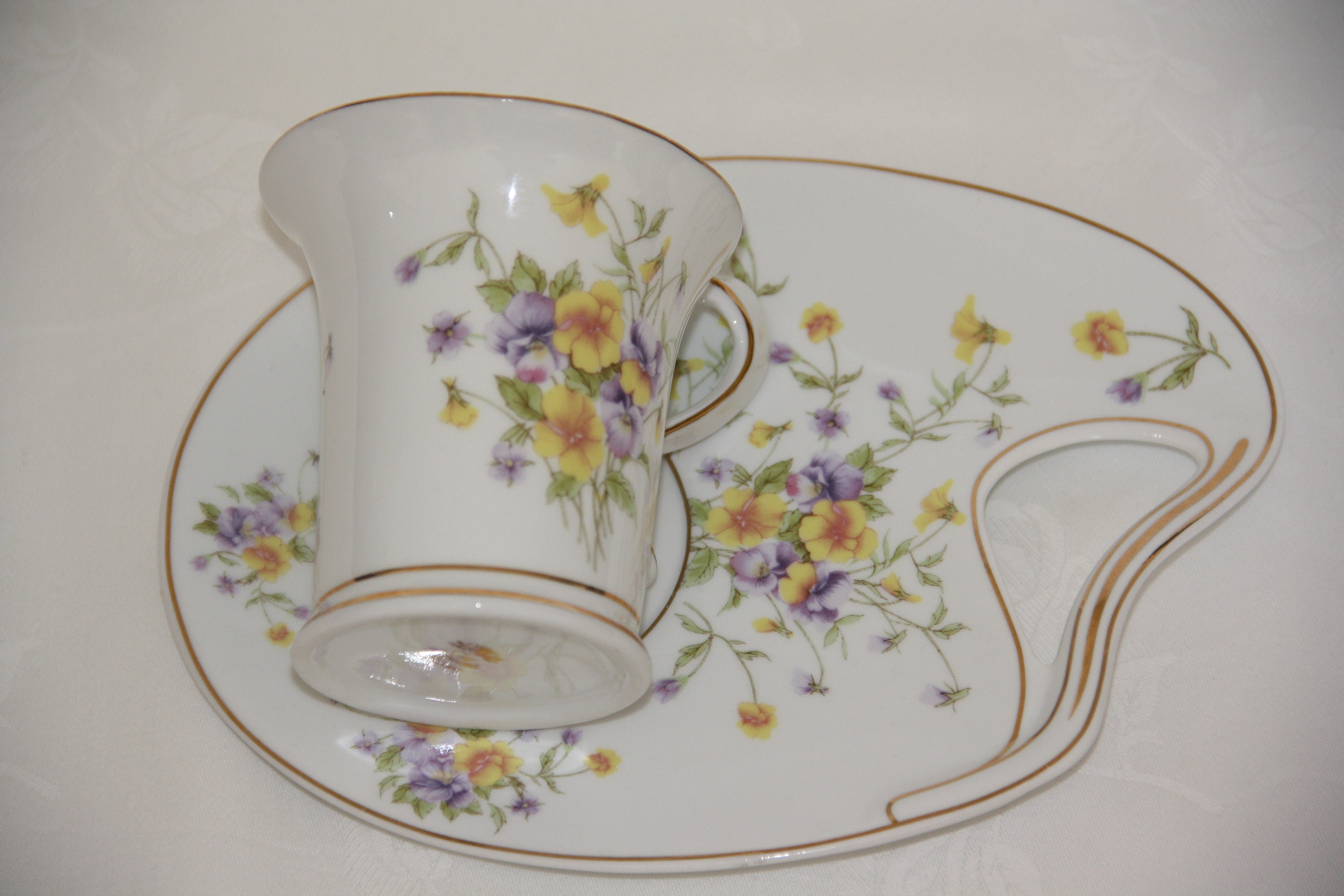 Leonardo Collection China Cups And Saucers With Floral Design Stock Photo 13 thumbnail image