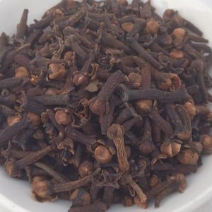Premium Indian Whole Cloves – Aromatic Clove Buds for Cooking, Tea  – Organic Spice from India