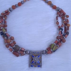 Handmade Berber Necklace – Vintage Tuareg Pendant & Natural Gemstone Beads