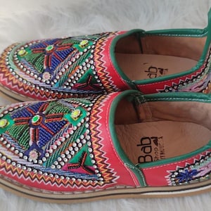 Amazigh Leather Slippers - Handcrafted Tafraoute Design