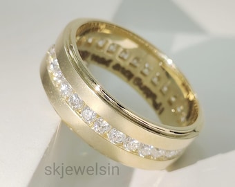 14K Gold Lab Grown Diamond Men&#39;s Wedding Band: Matte Channel Set