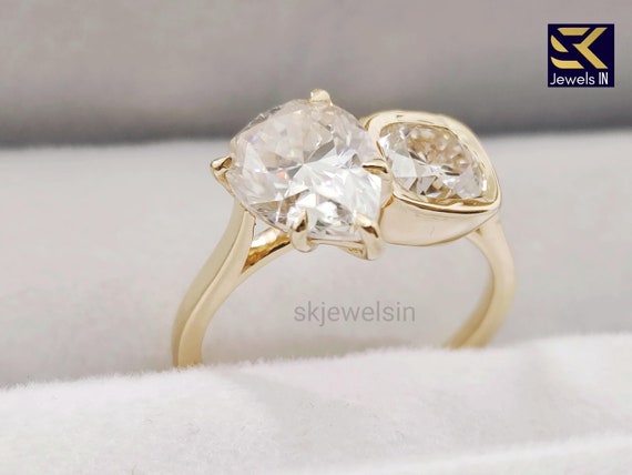 Toi Et Moi Ring Oval Bezel Set Engagement Ring 14K Solid Gold Promise Ring Comfort Fit Band Oval Moissanite Ring Gifts for Women