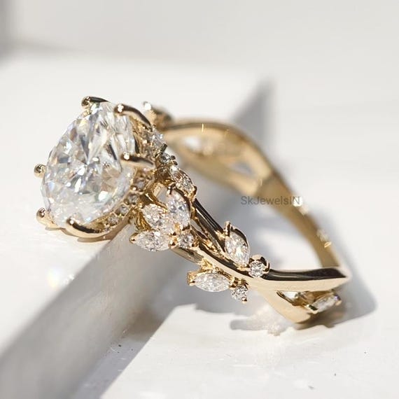 Oval Diamond Ring Vintage Oval Moissanite Ring, 14K Gold Leaf Shank Halo Wedding Ring, Anniversary gifts, Unique Promise Ring