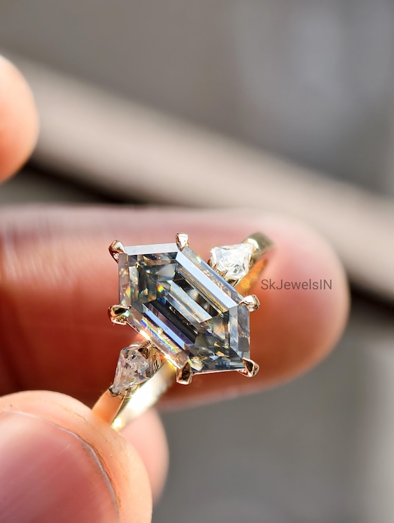 Grey Moissanite Dutch Marquise Engagement Ring 2 CT Elongated Hexagon Step Cut Ring 14k Gold 3 Stone Kite Wedding Ring Art Deco Promise Ring