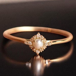 14k Gold Freshwater Pearl Ring, Pearl Statement Ring, Pearl Diamond Ring, Dainty Engagement Ring, June Birthstone Ring, Minimalist Ring