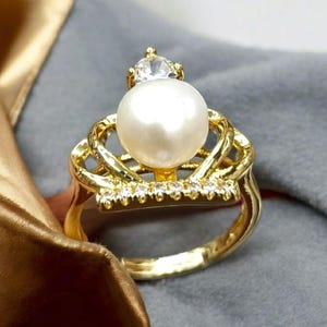 Natural freshwater Pearl Ring Crown Pearl and Diamond Ring 14k Solid Gold Ring For Women's Pearls Statement ring, Dainty Pearl Rings For Her