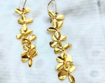MOTHERS DAY GIFT Orchid Dangle Earrings for Mom, Flower Earrings, Dangling, Floral Jewelry, Hypoallergenic, Lightweight, Comfortable wear