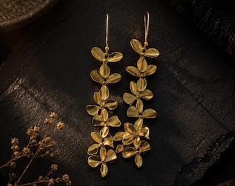 Brincos pendentes de orquídea dourada, joias florais delicadas banhadas a ouro 14k, para uso diário, presente para demonstrar carinho.