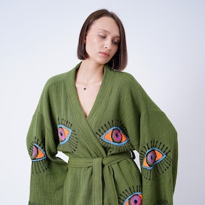 Kimono festival bohème fait main mauvais oeil vert, vêtements de plage bohème, tenues de plage dissimulées, kimono ethnique, cardigan, peignoir, peignoir, peignoir de spa