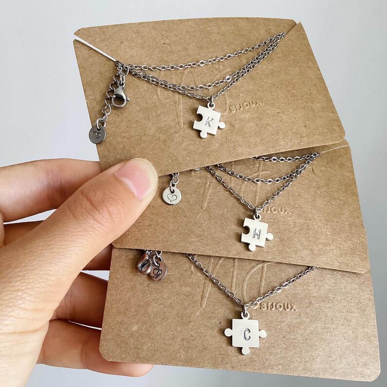 personnalized necklaces - gifts idea for friends