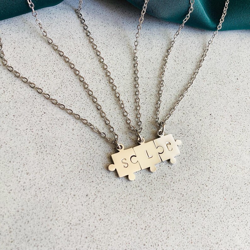 collier personnalise pendentif puzzle - cadeau pour la famille