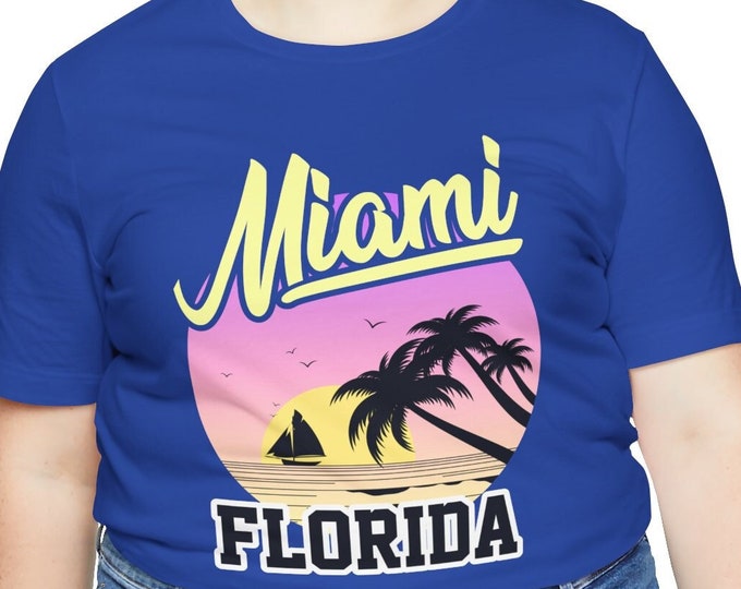 Miami Florida Sun, Sand, and Smiles Vacation tshirt - Comfy T-shirt for Travel Enthusiasts