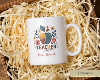 Personalized Teacher Apple Mug: Retro Floral Coffee Cup, Teacher Appreciation Gift